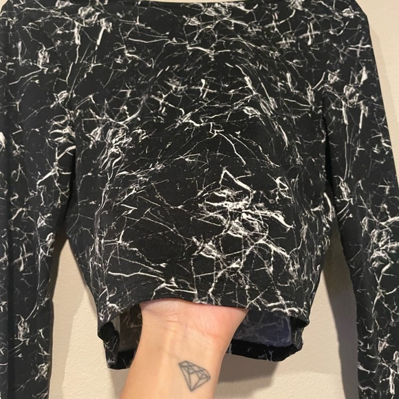 CLOSING SALE! Top Black and White, M - Picture 3 of 5